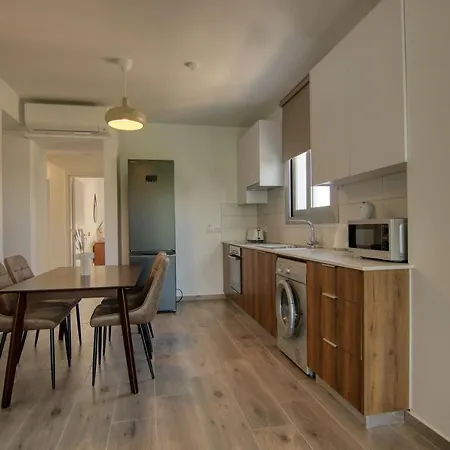 Phaedrus Living Coral Allure Appartement