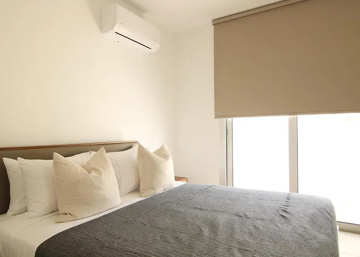 Phaedrus Living Coral Allure * Larnaca